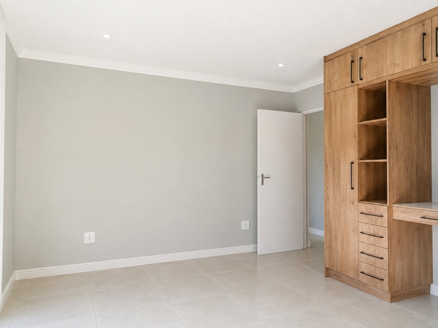 3 Bedroom Property for Sale in Fraaiuitsig Western Cape